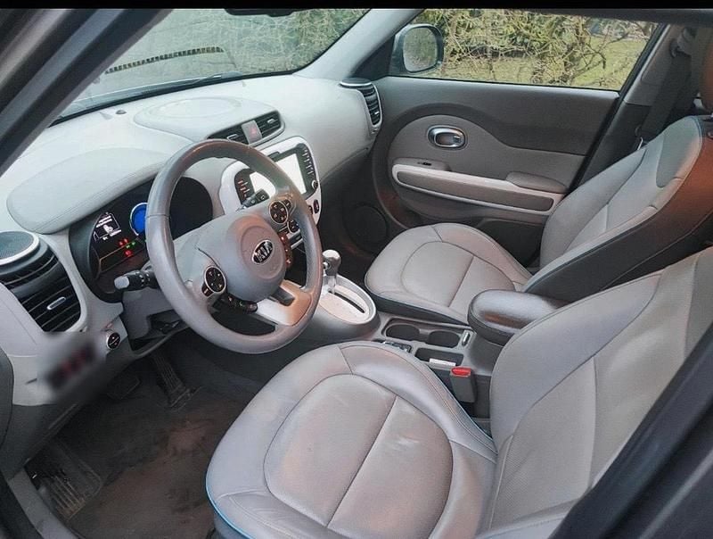 Grau Gebraucht 2016 Kia Soul EV SUV | 4.800 € (Fairer Preis) - Bild 1/4