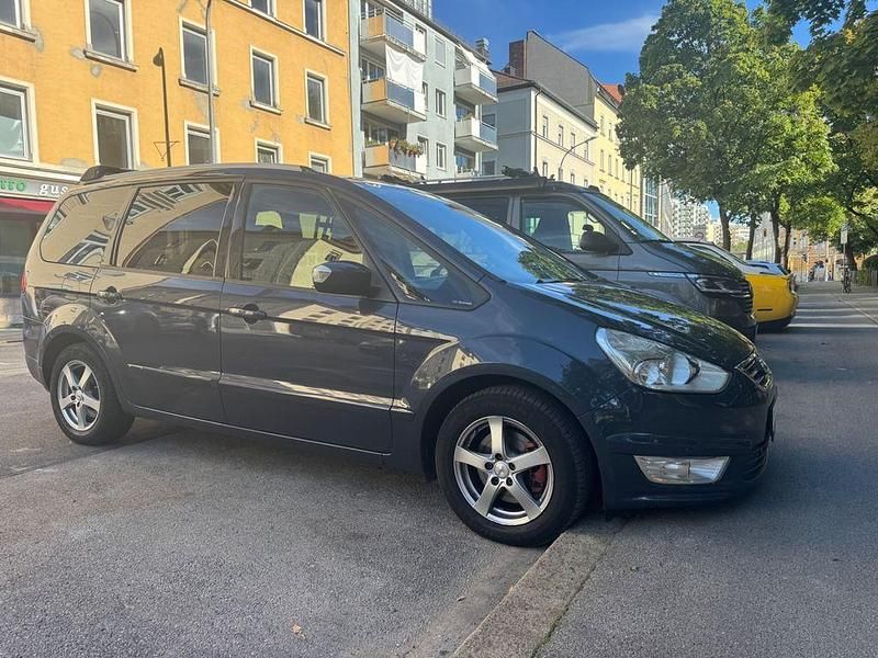 Grau Gebraucht 2014 Ford Galaxy Business Edition Van / Kleinbus | 5.300 € (Guter Preis) - Bild 1/4