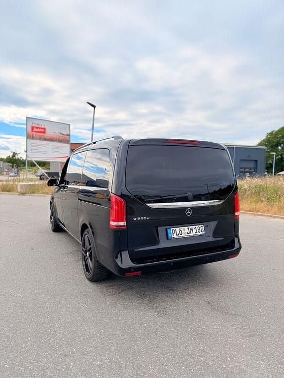 Gebraucht Mercedes V250 Avantgarde Edition 190 PS (139 kW) 2016 Schwarz Van / Kleinbus