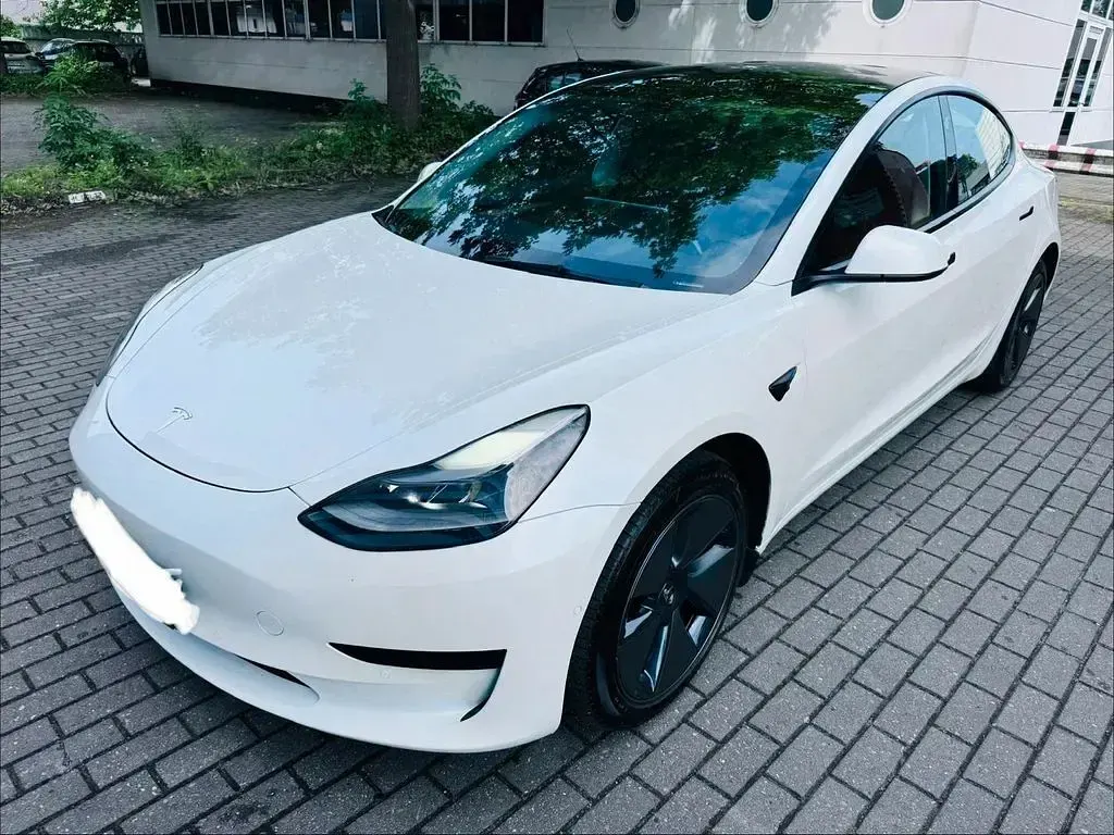 Gebraucht Tesla Model 3 Standard Range 239 kW (325 PS) 2021 Weiß Limousine