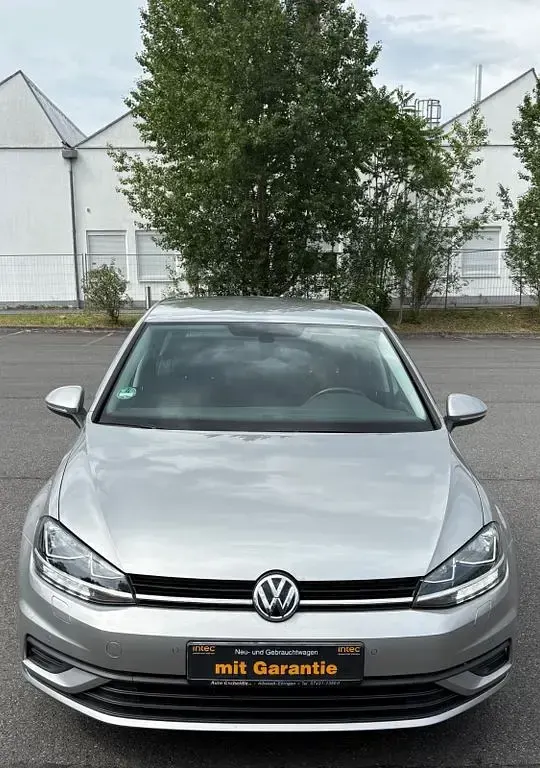 Gebraucht VW Golf VII Comfortline 110 PS (80 kW) 2017 Grau Limousine