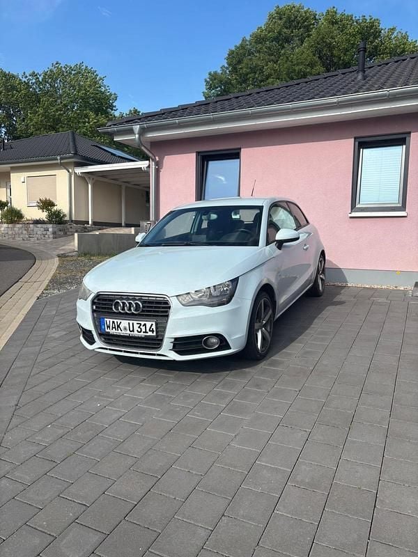 Andere außenfarben Gebraucht 2010 Audi A1 Kleinwagen | 5.500 € (Guter Preis) - Bild 1/4