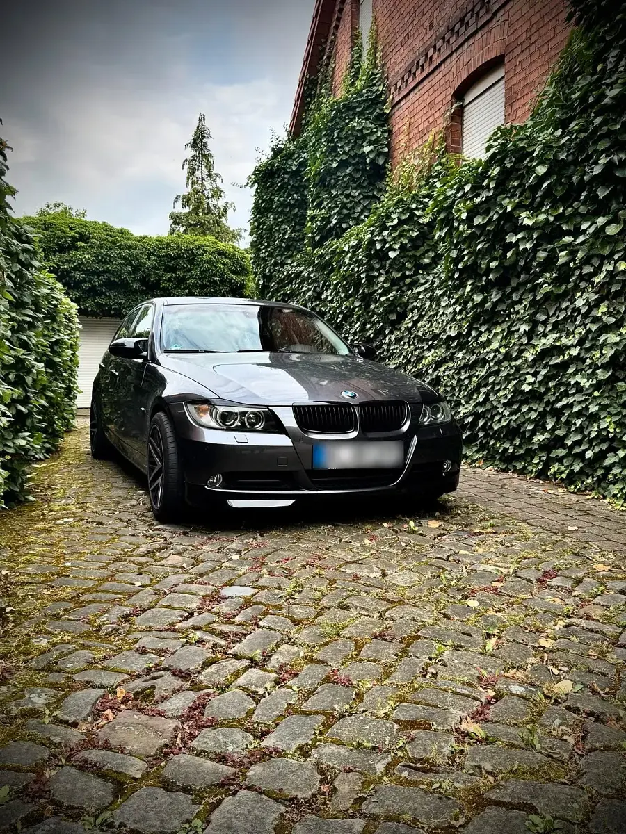 Gebraucht BMW 320 150 PS (110 kW) 2005 Grau Limousine