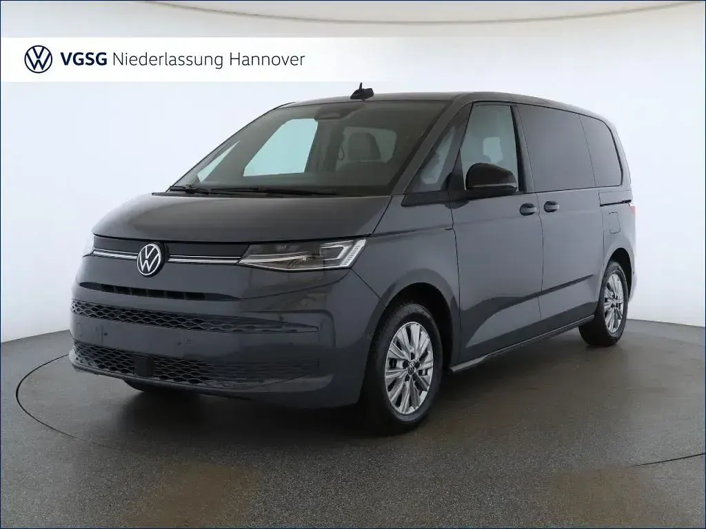 Second-hand VW Multivan Life 150 CP (110 kW) 2025 Gri Monovolum