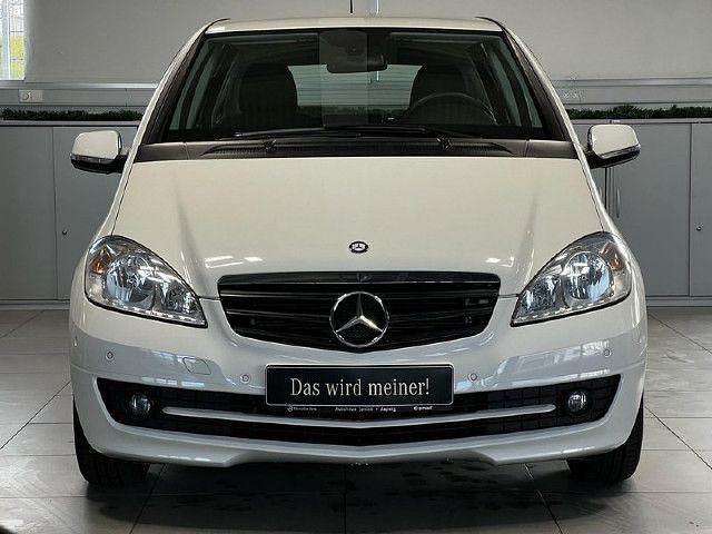 Weiß Gebraucht 2012 Mercedes A160 Limousine | 10.630 € (Teuer) - Bild 1/4