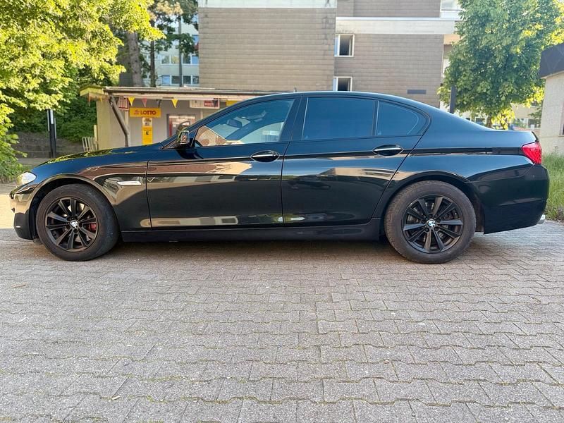 Gebraucht BMW 530 245 PS (180 kW) 2011 Schwarz Limousine