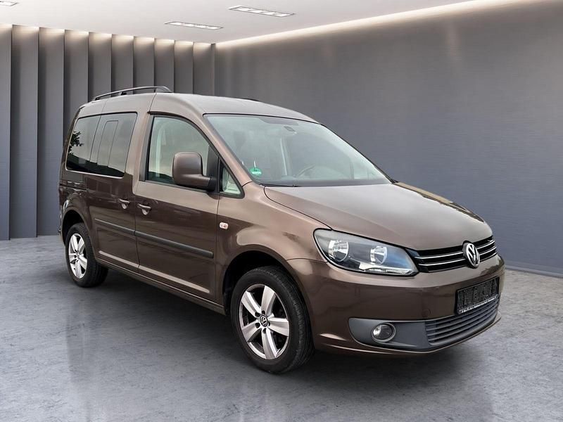 Braun Gebraucht 2010 VW Caddy Comfortline Van / Kleinbus | 12.900 € (Teuer) - Bild 1/4