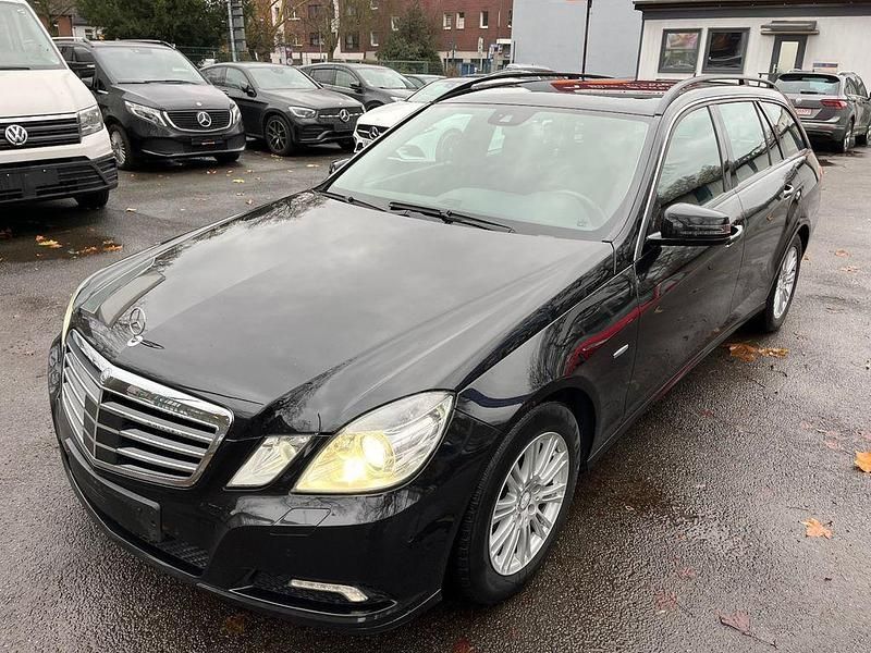 Schwarz Gebraucht 2010 Mercedes E200 Limousine | 4.900 € (Fairer Preis) - Bild 1/4