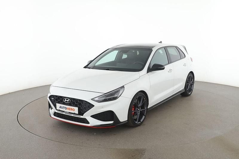 Weiß Gebraucht 2021 Hyundai i30 N Performance Limousine | 29.020 € (Etwas zu teuer) - Bild 1/3