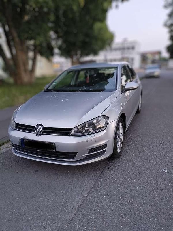 Gebraucht VW Golf VII Comfortline 110 PS (80 kW) 2015 Limousine