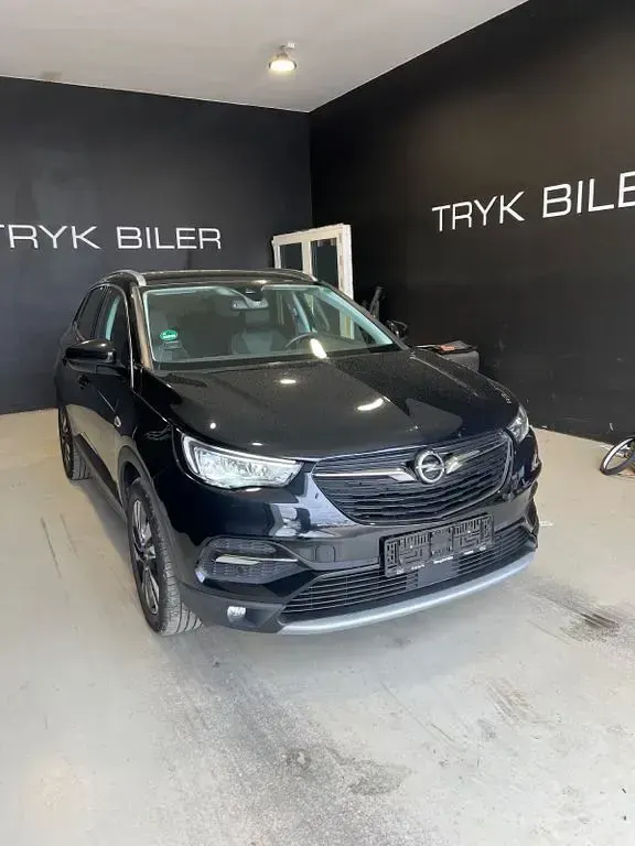 Gebraucht Opel Grandland X 131 PS (96 kW) 2021 Schwarz SUV