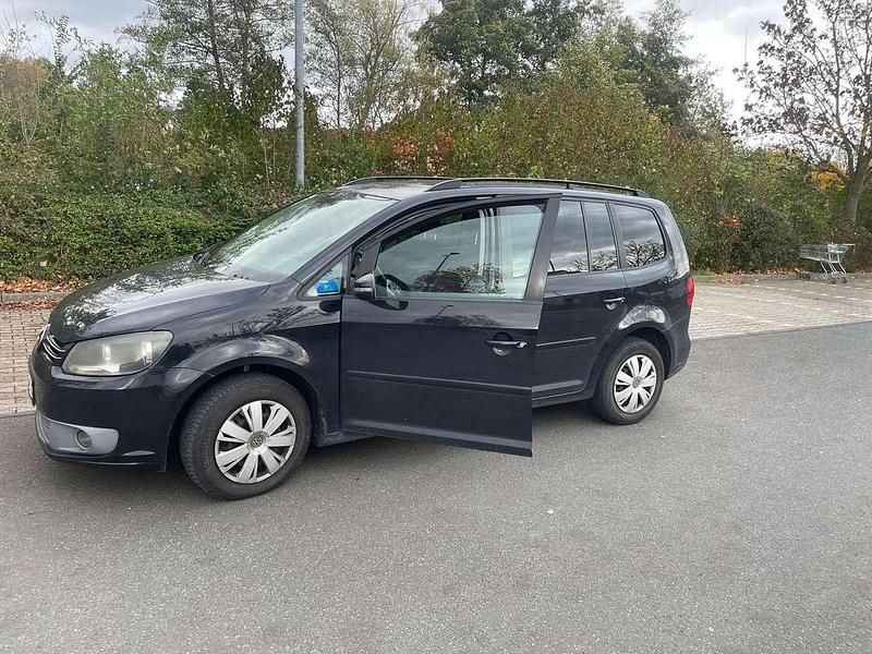 Gebraucht VW Touran Comfortline 105 PS (77 kW) 2010 Van / Kleinbus