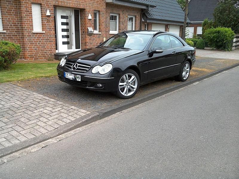 Gebraucht Mercedes CLK350 Avantgarde 272 PS (200 kW) 2008 Schwarz Coupé