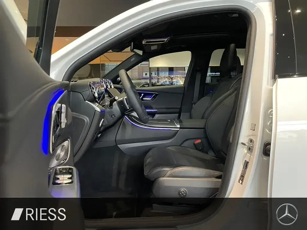 Gebraucht Mercedes GLC200 AMG 163 PS (119 kW) 2025 Unilack polarweiß SUV