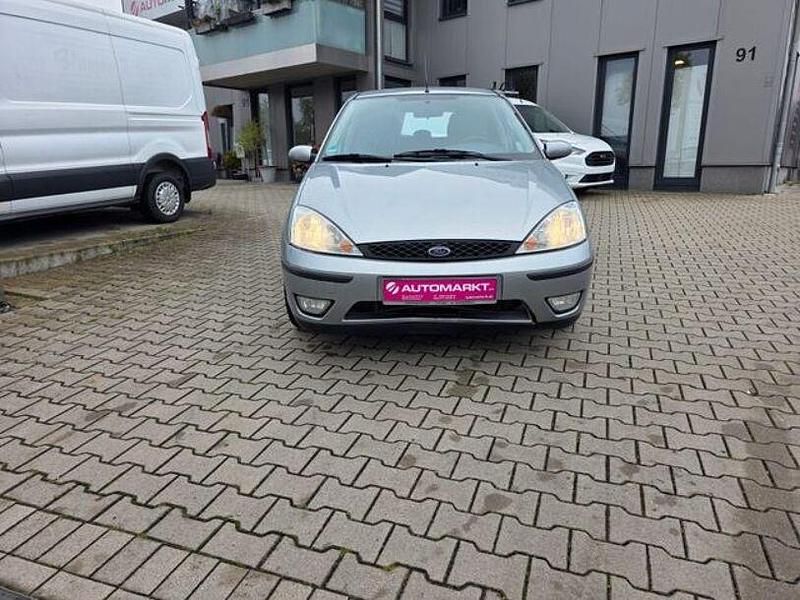 Silber Gebraucht 2003 Ford Focus Limousine | 690 € - Bild 1/4