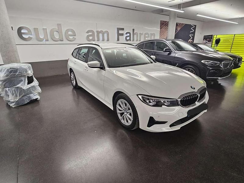 Weiß Gebraucht 2020 BMW 320 Kombi | 22.000 € (Superpreis) - Bild 1/4