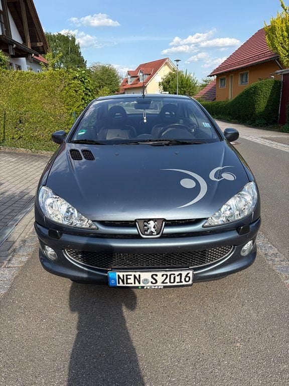 Grau Gebraucht 2006 Peugeot 206 CC Roland Garros Cabrio | 1.250 € (Superpreis) - Bild 1/4