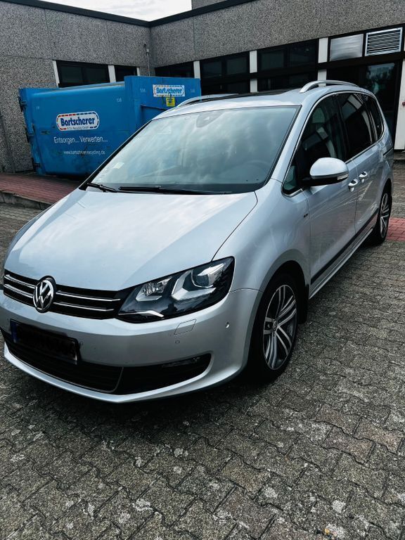 Silber Gebraucht 2014 VW Sharan Cup Van / Kleinbus | 18.900 € (Etwas zu teuer) - Bild 1/2