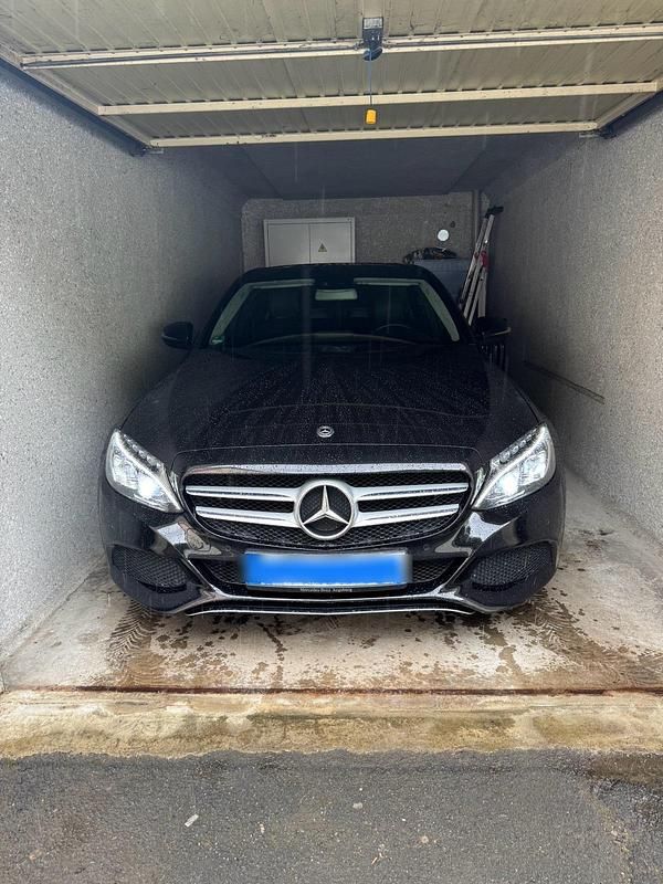 Schwarz Gebraucht 2018 Mercedes C180 Limousine | 17.999 € (Superpreis) - Bild 1/4