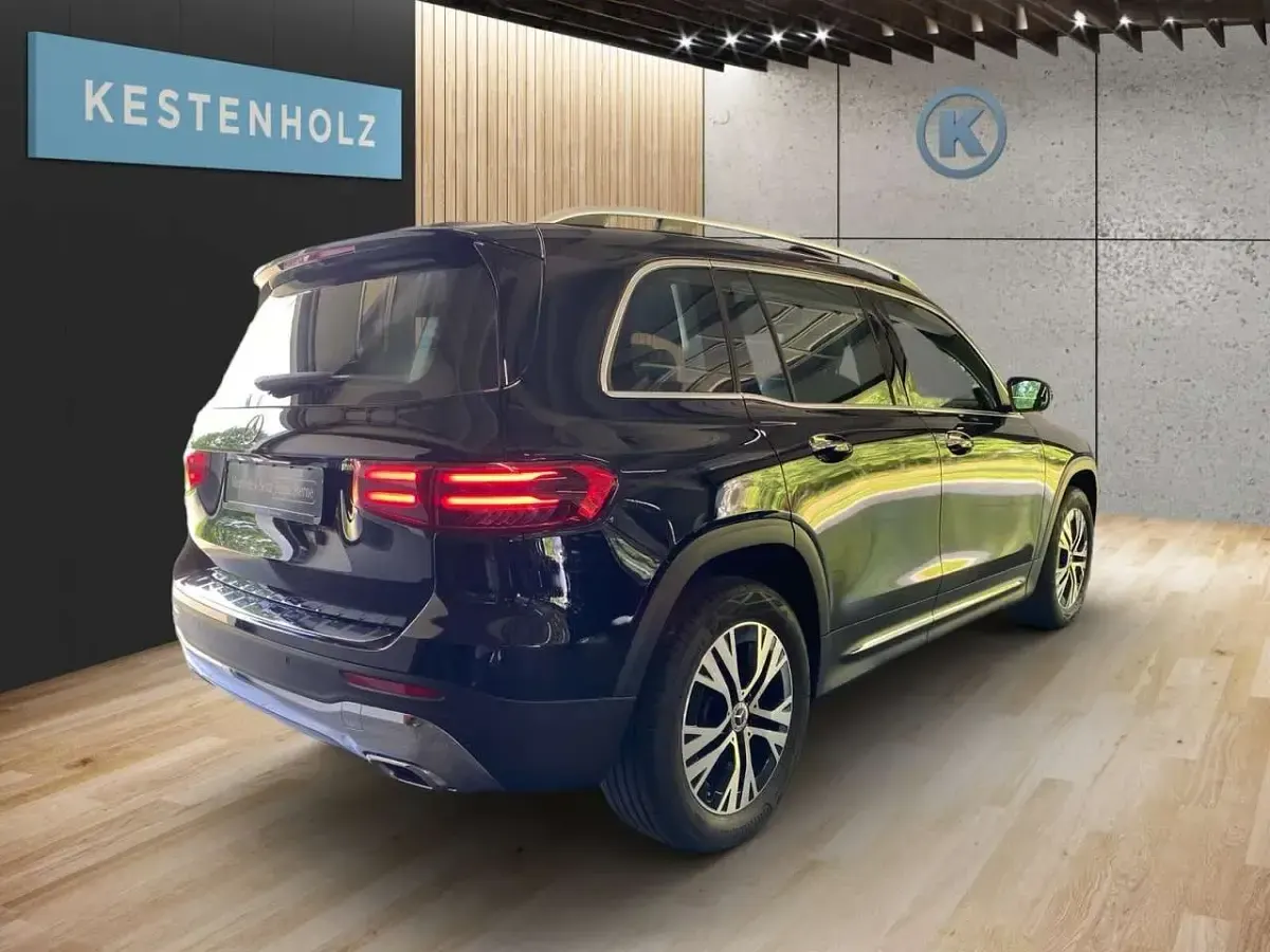 Gebraucht Mercedes GLB200 163 PS (119 kW) 2025 Unilack nachtschwarz SUV