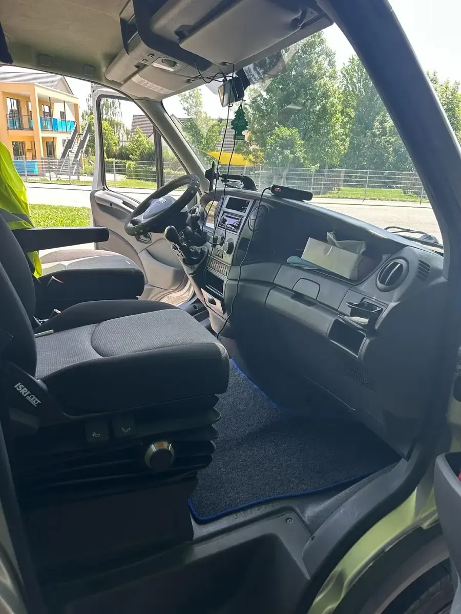Gebraucht Iveco Daily 140 PS (102 kW) 2013 Grün Van / Kleinbus