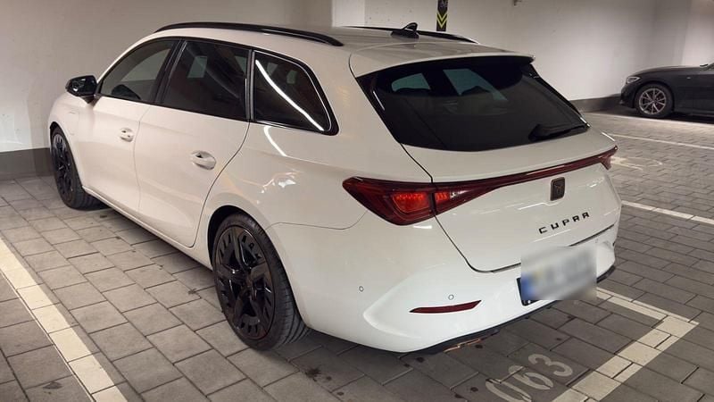 Weiß Gebraucht 2022 Cupra Leon VZ Kombi | 23.499 € (Guter Preis) - Bild 1/4
