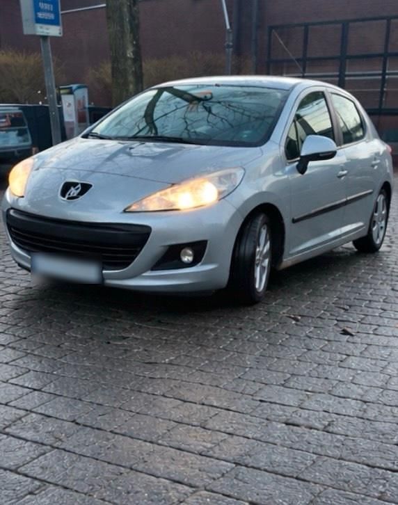 Gebraucht Peugeot 207 95 PS (69 kW) 2011 Silber Kleinwagen