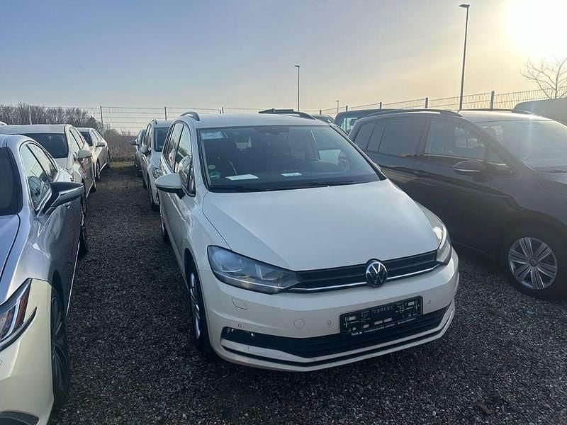 Gebraucht VW Touran Comfortline 150 PS (110 kW) 2022 Beige Van / Kleinbus