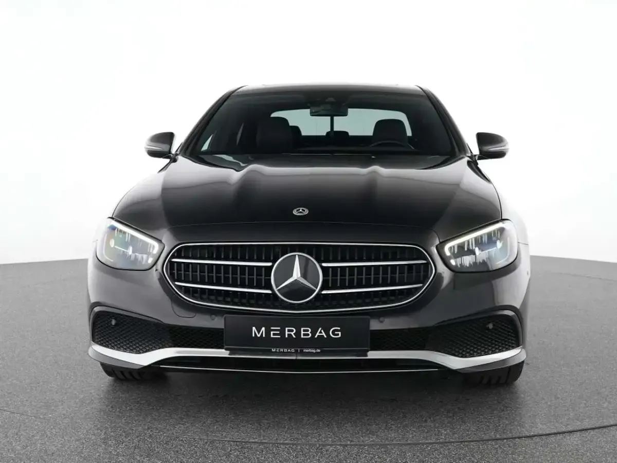 Gebraucht Mercedes E200 Avantgarde 197 PS (144 kW) 2021 Grau Limousine