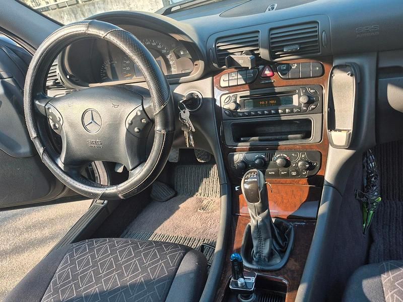 Gebraucht Mercedes C240 170 PS (125 kW) 2003 Schwarz Limousine