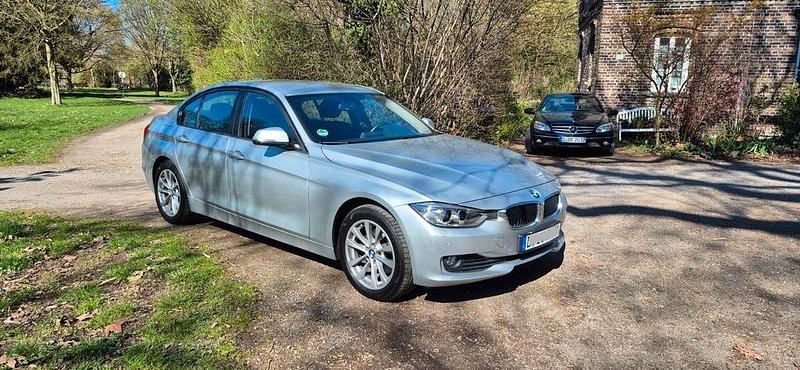 Second-hand BMW 320 184 CP (135 kW) 2012 Argintiu Berlinǎ