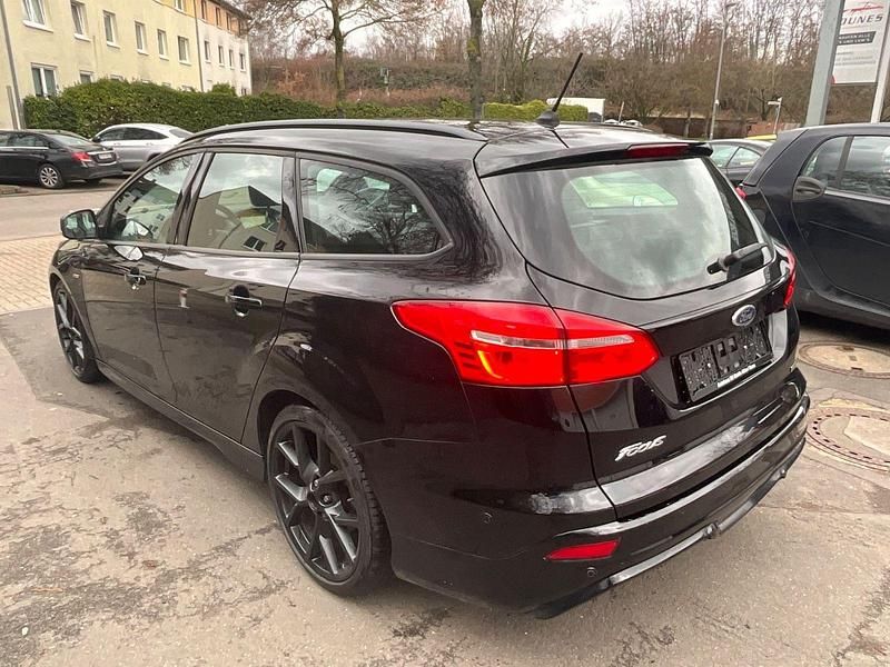 Gebraucht Ford Focus ST-Line 140 PS (102 kW) 2017 Schwarz Kombi