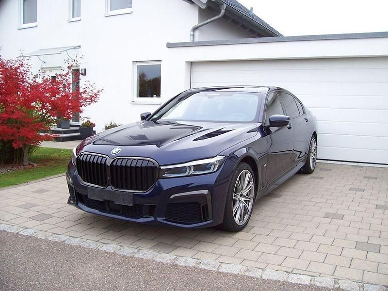 Blau Gebraucht 2021 BMW 740L M Sport Limousine | 54.990 € - Bild 1/4