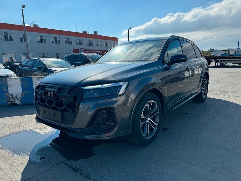 Gebraucht Audi Q7 S-Line 252 PS (185 kW) 2024 Grau SUV