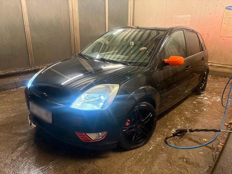 Schwarz Gebraucht 2003 Ford Fiesta Kleinwagen | 999 € (Fairer Preis) - Bild 1/4
