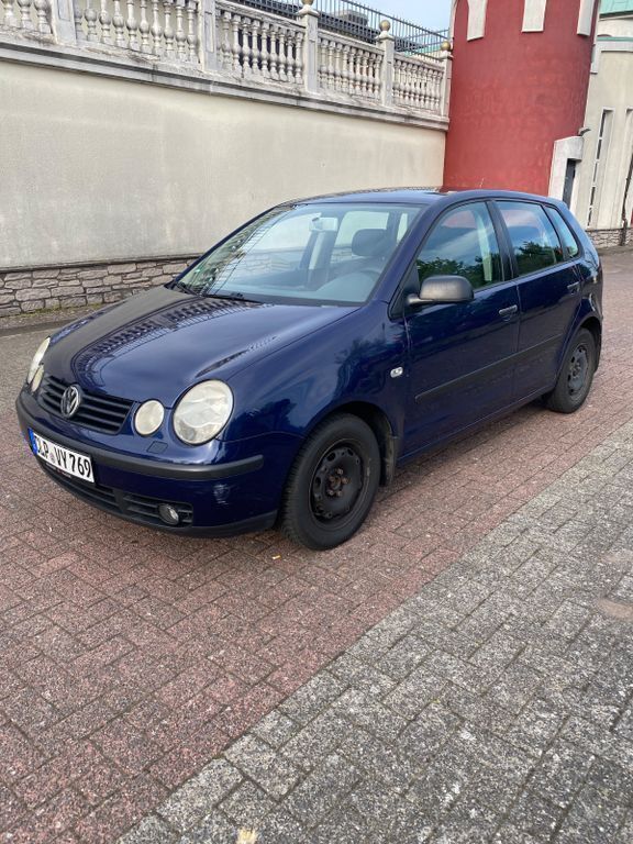 Blau Gebraucht 2003 VW Polo Basis Limousine | 1.450 € (Etwas zu teuer) - Bild 1/4