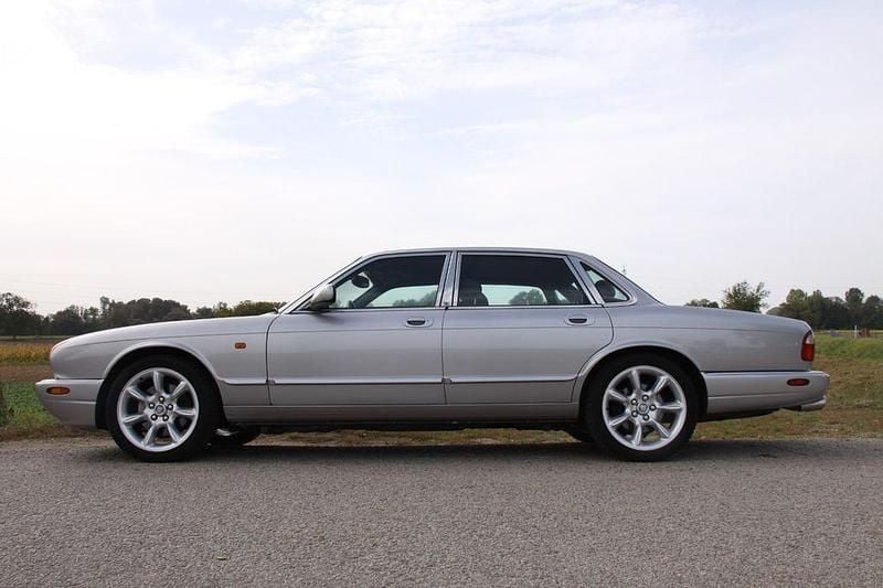 Gebraucht Jaguar XJR 363 PS (266 kW) 2000 Silber Limousine