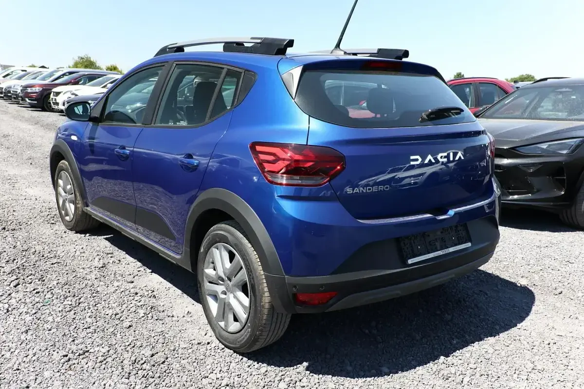 Gebraucht Dacia Sandero Expression 91 PS (66 kW) 2023 Iron blau metallic SUV