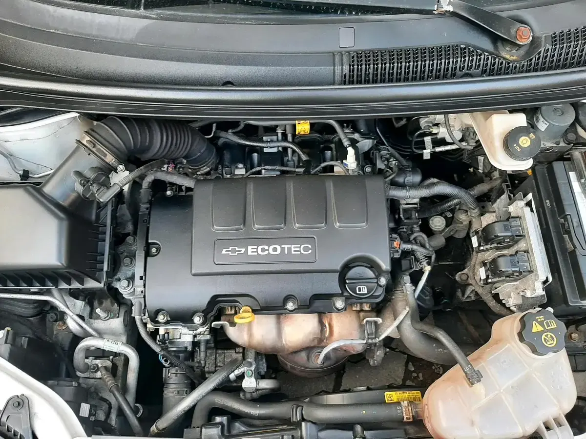 Gebraucht Chevrolet Aveo 86 PS (63 kW) 2011 Weiß SUV