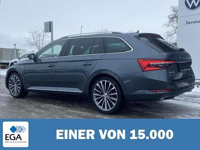 Gebraucht Skoda Superb LAURIN & KLEMENT 190 PS (139 kW) 2021 Grau metallic Kombi