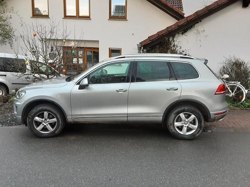 Gebraucht VW Touareg 262 PS (192 kW) 2015 Beige SUV