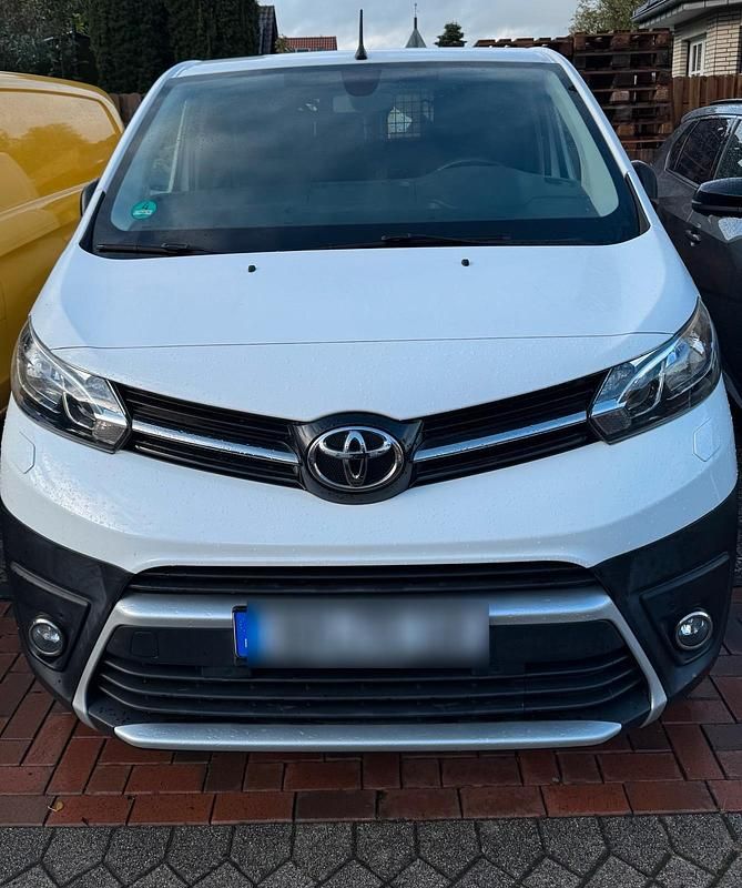 Weiß Gebraucht 2019 Toyota Proace Van | 14.000 € (Superpreis) - Bild 1/4