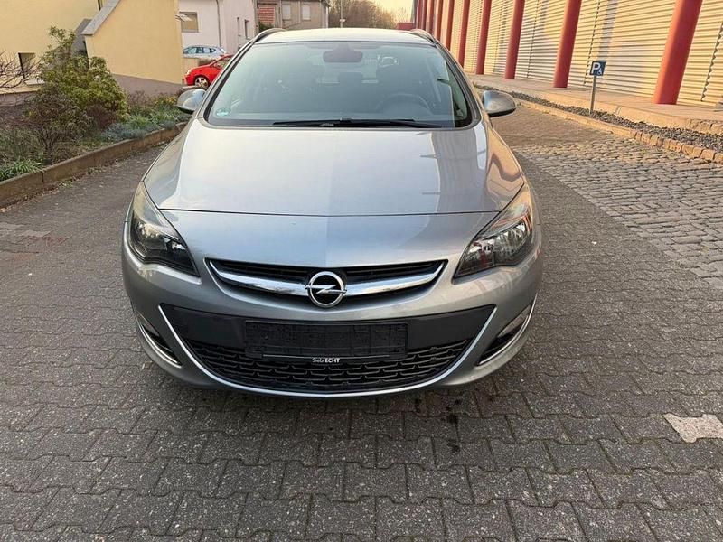 Gebraucht Opel Astra Active 131 PS (96 kW) 2013 Silber Kombi