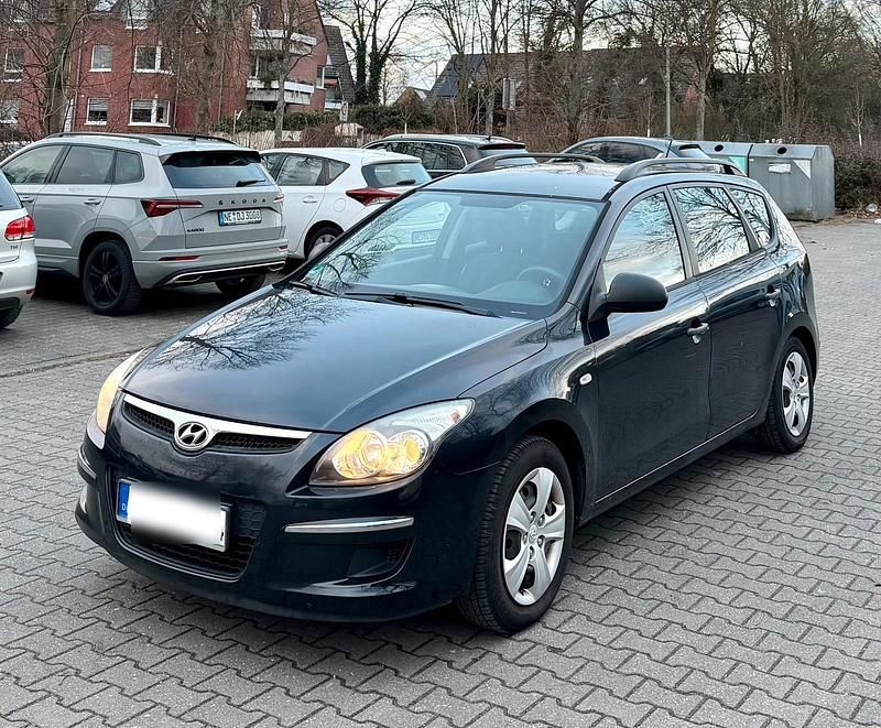 Gebraucht Hyundai i30 Comfort 109 PS (80 kW) 2009 Schwarz Kombi