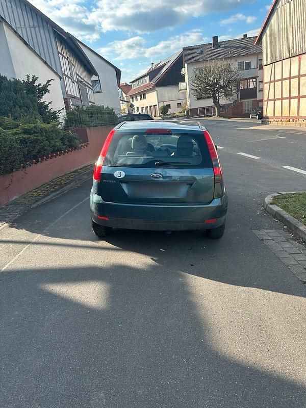 Gebraucht Ford Fiesta 60 PS (44 kW) 2002 Grün Kleinwagen