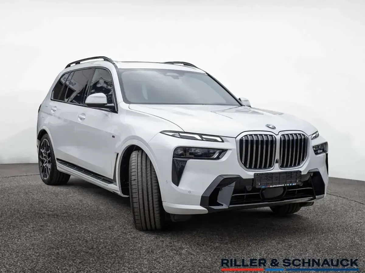 Gebraucht BMW X7 M Sport 340 PS (250 kW) 2025 Weiß SUV