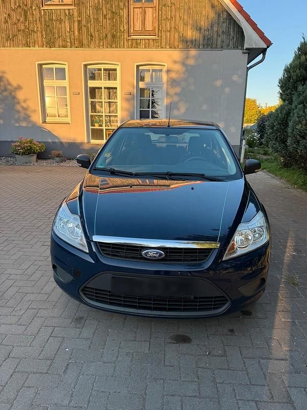 Blau Gebraucht 2008 Ford Focus Limousine | 1.499 € (Guter Preis) - Bild 1/4