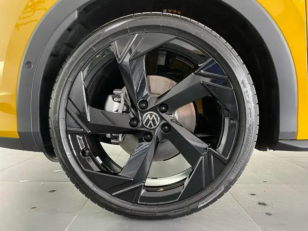 Gebraucht VW T-Roc R-line 2026 Canary yellow uni schwarz uni SUV