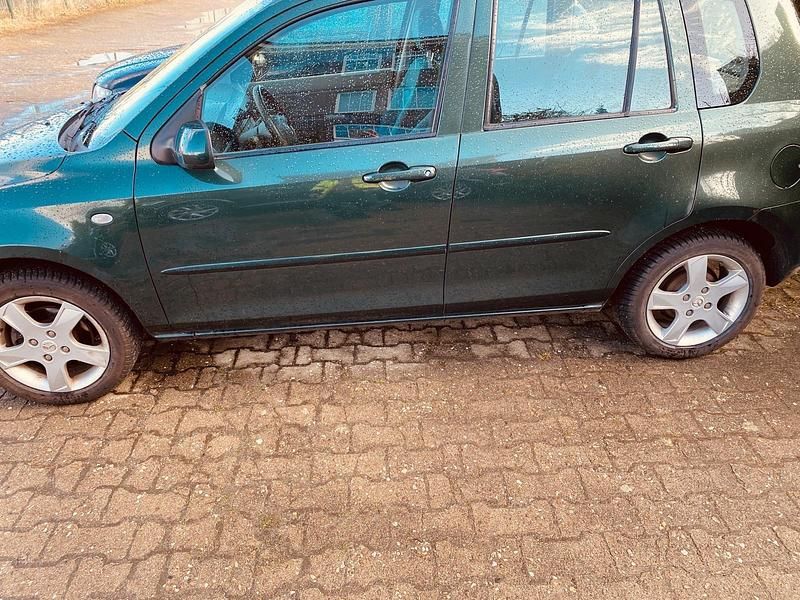 Gebraucht Mazda 2 80 PS (58 kW) 2005 Grün Kleinwagen