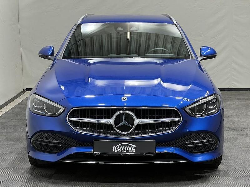 Gebraucht Mercedes C300e 197 PS (144 kW) 2024 Blau, Kombi